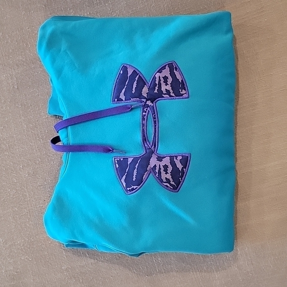 Under Armour Tops - Womens UA storm hoodie